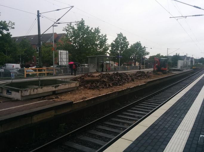 Bahnhof Kleinenbroich Bahnsteig Gleise Umbau Bauarbeiten