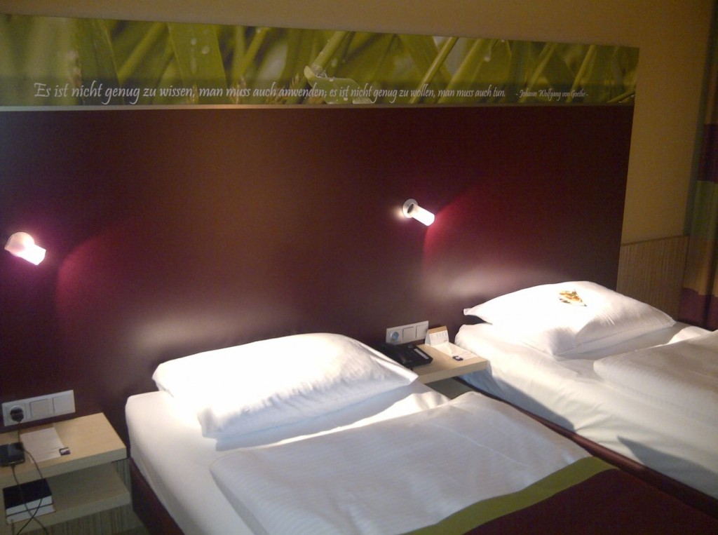Mövenpick Hotel an der Frankfurt Messe Zimmer Doppelzimmer Bett