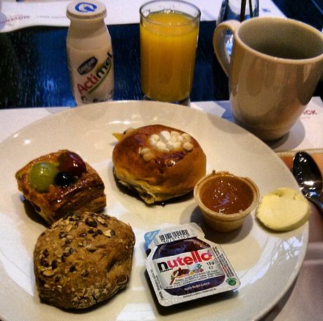 Mövenpick Hotel an der Frankfurt Messe süßes Frühstück